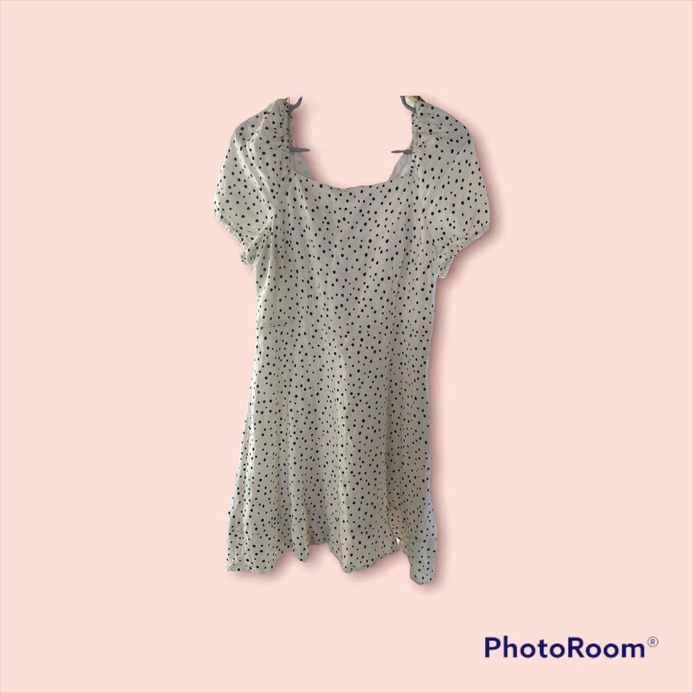 Loft dress size 6 white with polka dots